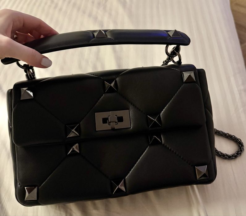 Черна чанта чисто нова Valentino