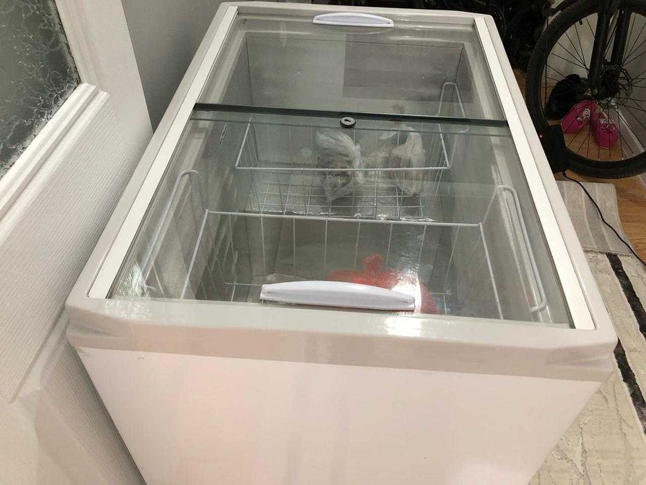 Морозильник не рабочий! продам