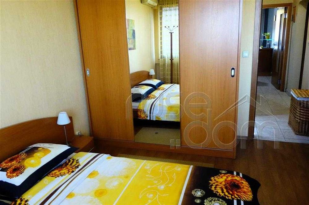 Продава се Тристаен апартамент в Русе, Алеи Възраждане - 98 кв.м за 2143 €/кв.м - Снимка #10