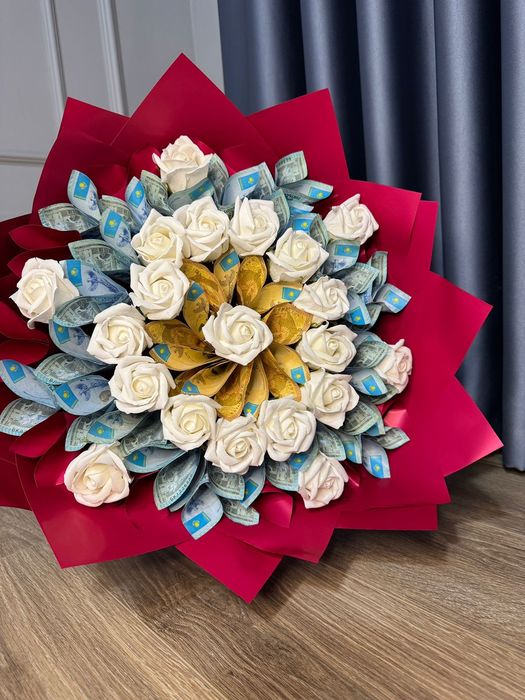 Букеты из денежных купюр