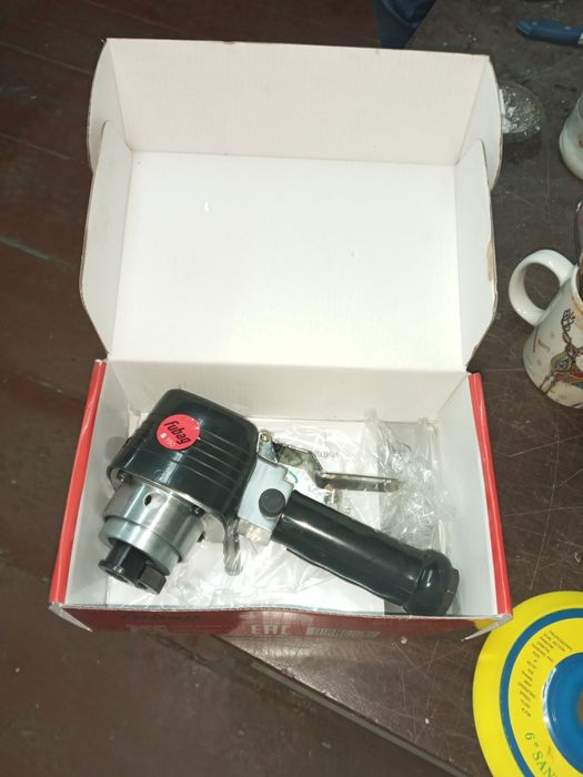 Пневмошлифовальная машинка