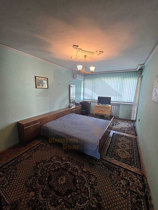 Тристаен апартамент в Оборище