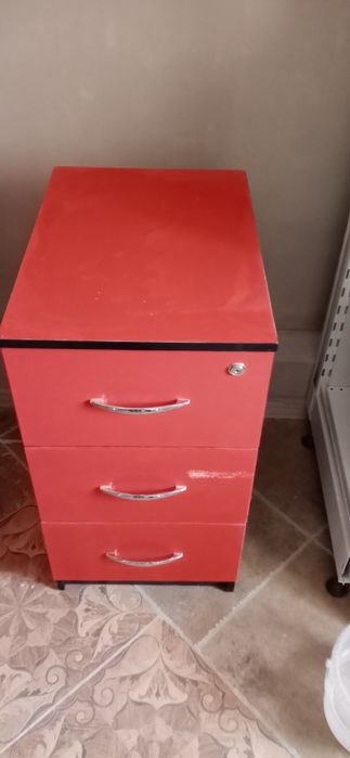 полки , стеллажи