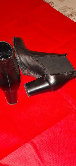 зимни дамски ботуши и боти