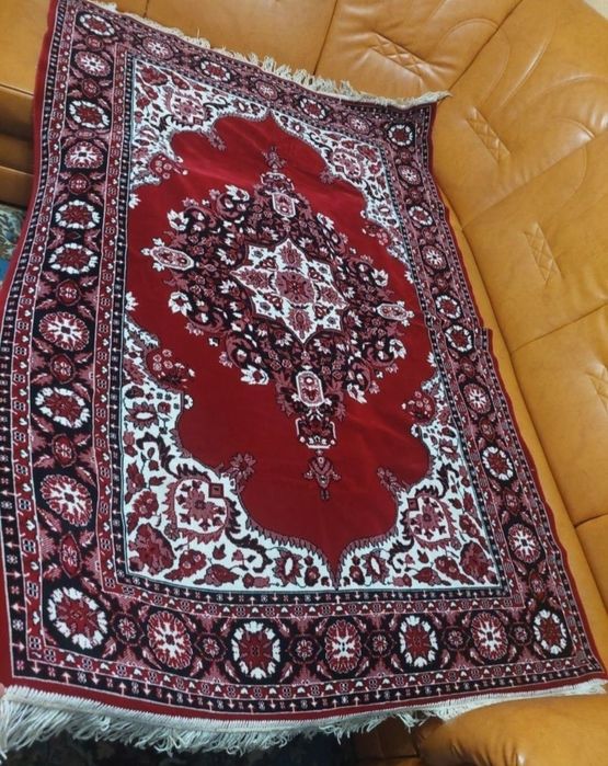 Cuvertură pat nouă. Dețin 2 bucăți. 200 lei bucata !