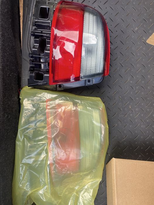 Продам задние фары