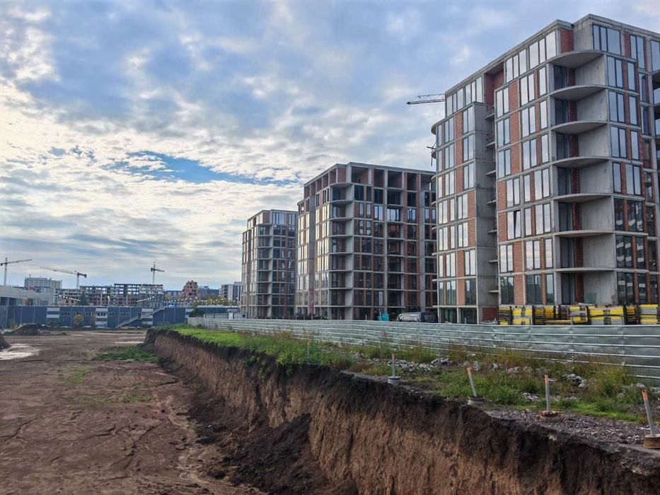 Продава се Тристаен апартамент в Бургас, Изгрев - 107 кв.м за 887 €/кв.м - Снимка #4