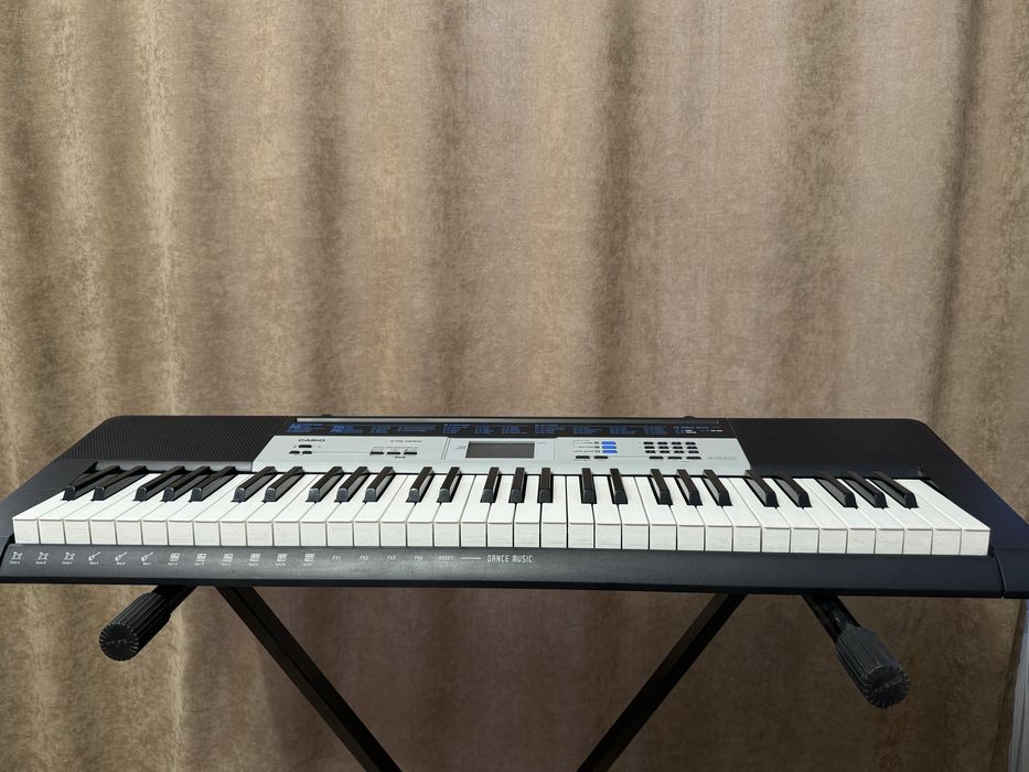 Синтезатор CASIO