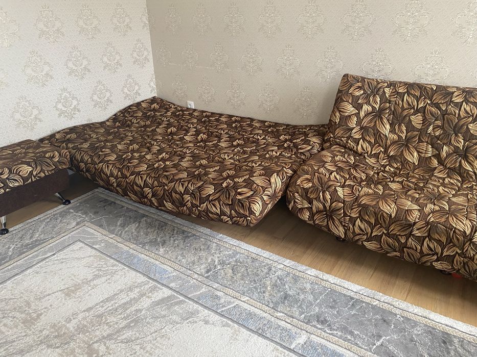Продается диван в хорошем качестве