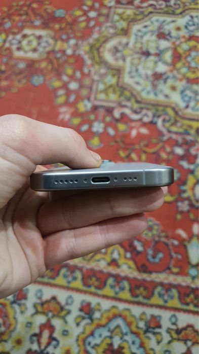 Iphone 15 pro  87 акб на 256 гб