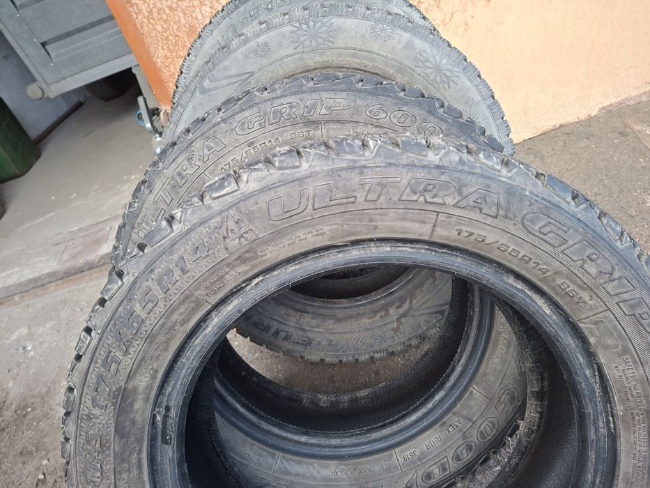4 шины на 14, 2 Goodyear и 2 кама