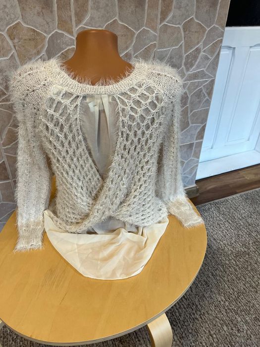 Pulover dama pufos și elegant