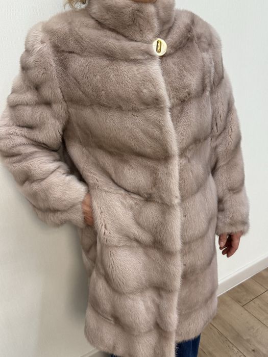 Продам норковую шубу