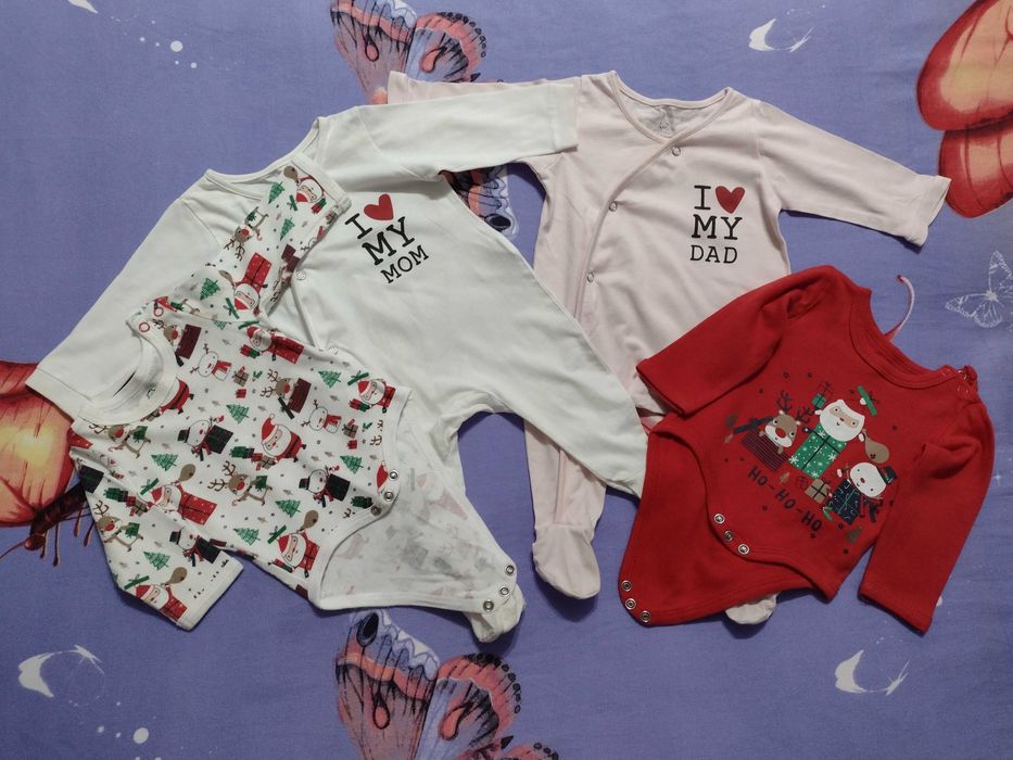 Set 2 body-uri tema Craciun si 2 salopete MOM/DAD, mas. 62, 0-3 luni