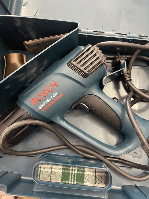 Suflanta aer cald ghg 660 lcd. Bosch