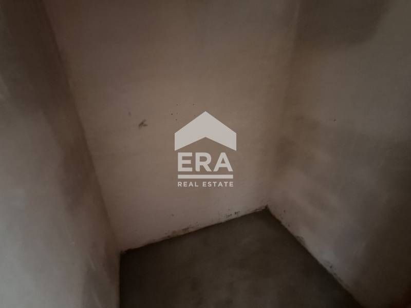 Продава се Тристаен апартамент в Варна, Погреби - 96 кв.м за 1844 €/кв.м - Снимка #8