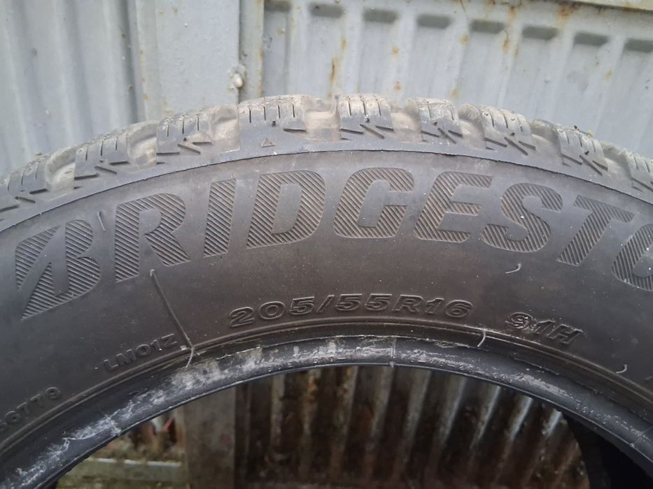 1 бр Зимна Бриджстоун и 2 бр летни