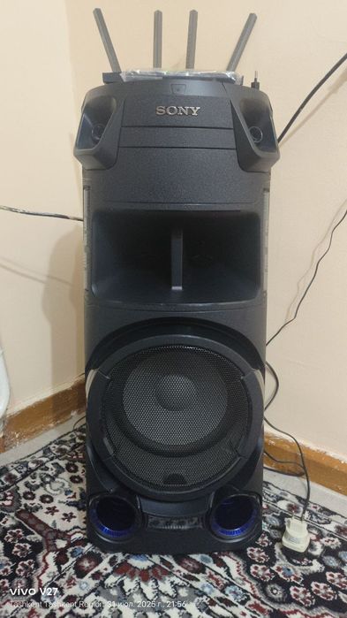 Отлично колонка блутс всё есть