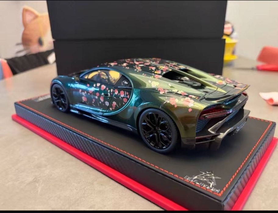 Bugatti chiron limited 25 штук в масштабе 1:18