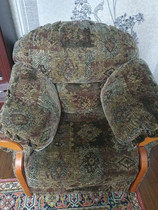 Продам диван и кресло