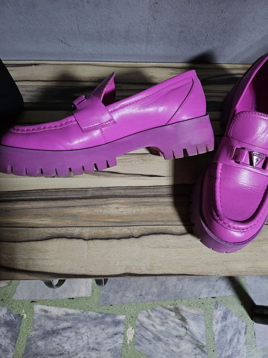 Лоуфъри  на guess