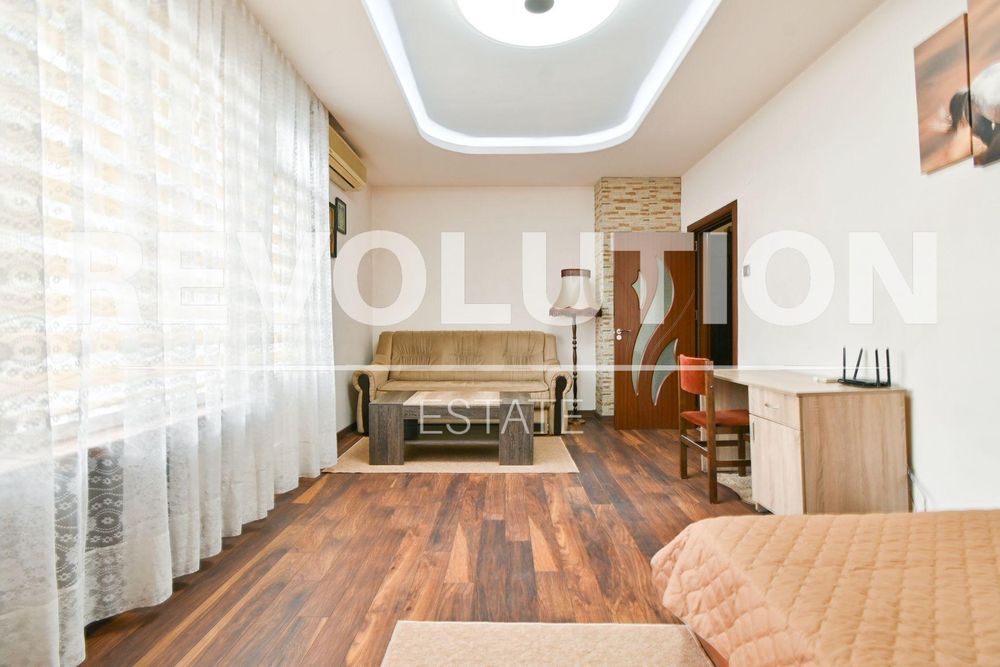 Тристаен апартамент в ж.к. Хиподрума