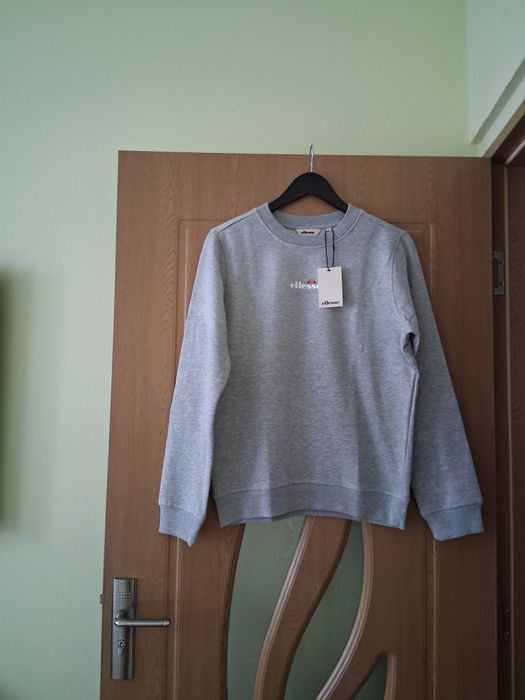 Hanorac ellesse nou cu eticheta