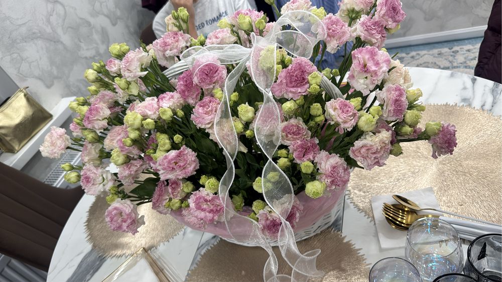 Букет цветов в корзине