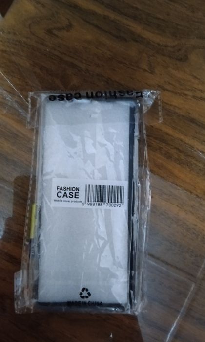 Не распакованный чехол с красивым котиком для redmi note 14 pro