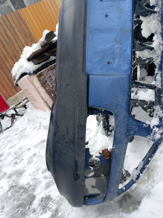 Бампер передний, телевиз, передок.