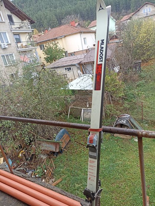 Стари ретро български ски