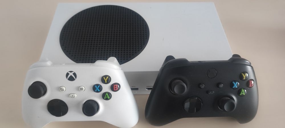 СРОЧНО ПРОДАМ xbox series s+телевизор