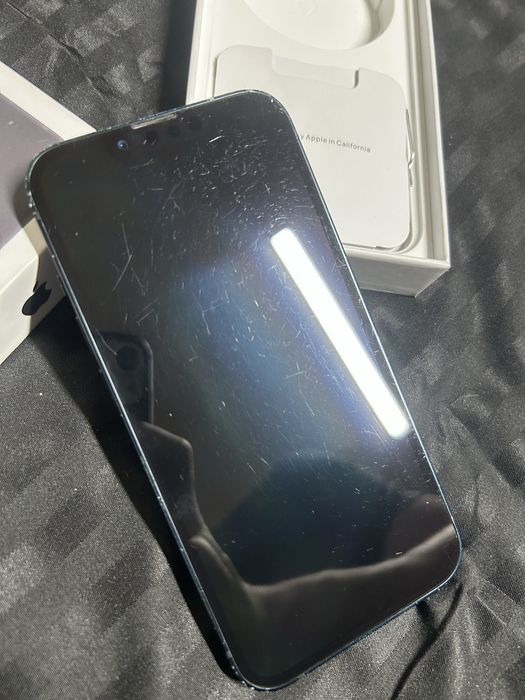 Айфон 13 не вскрывался
