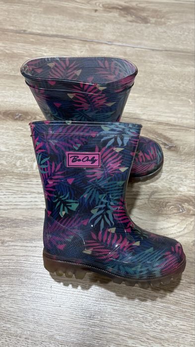 Светещи гумени ботуши за момиче 23 номер