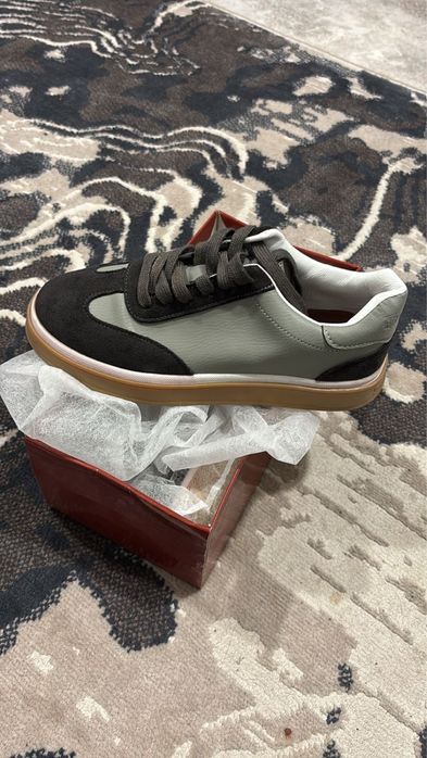 Кроссовки новые,женские хорошего качества