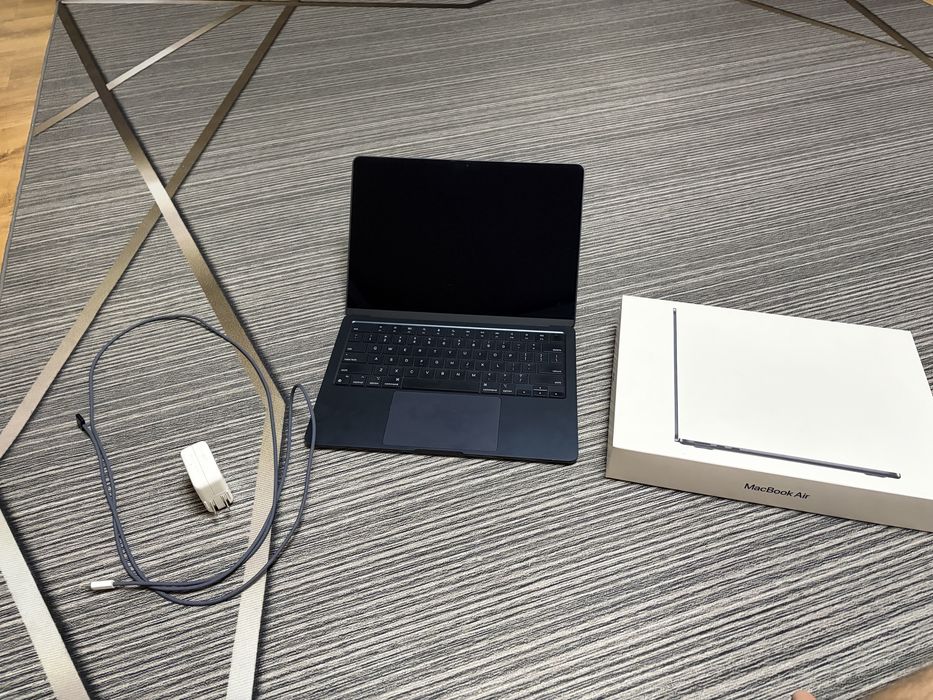 Macbook air M2. 13дюймов