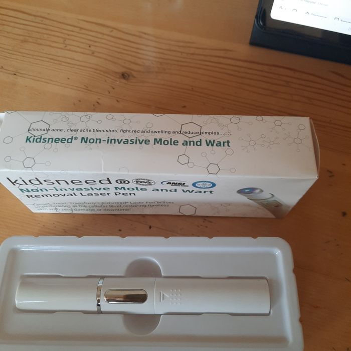 Продавам  лазерна писалка