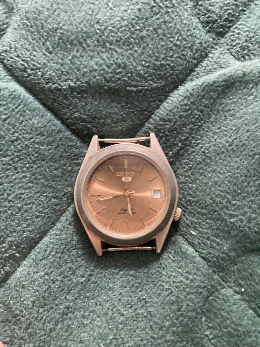 Seiko 5 Crystal auriu/roz culoare rara