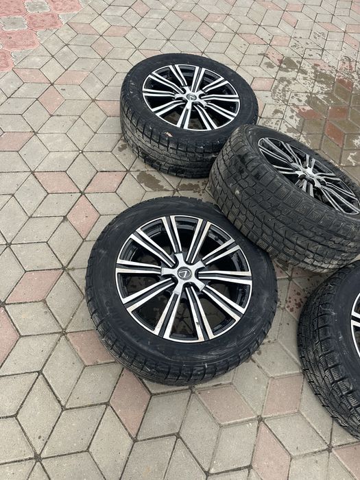 Диски с шинами на лексус 570 и ЛС
