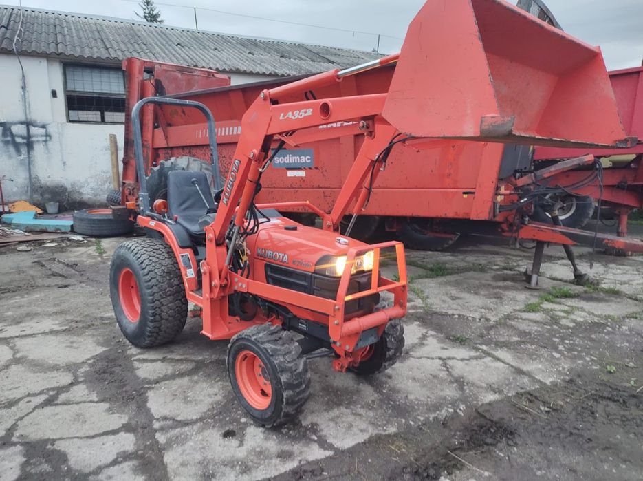 Tractor KUBOTA   B7610