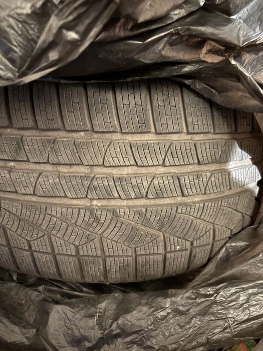 Зимни гуми пирели 285/35/20