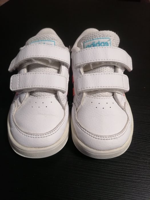 Маратонки Адидас 23 номер