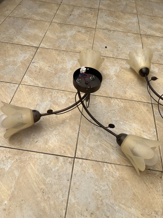 Продавам 2 броя лампи