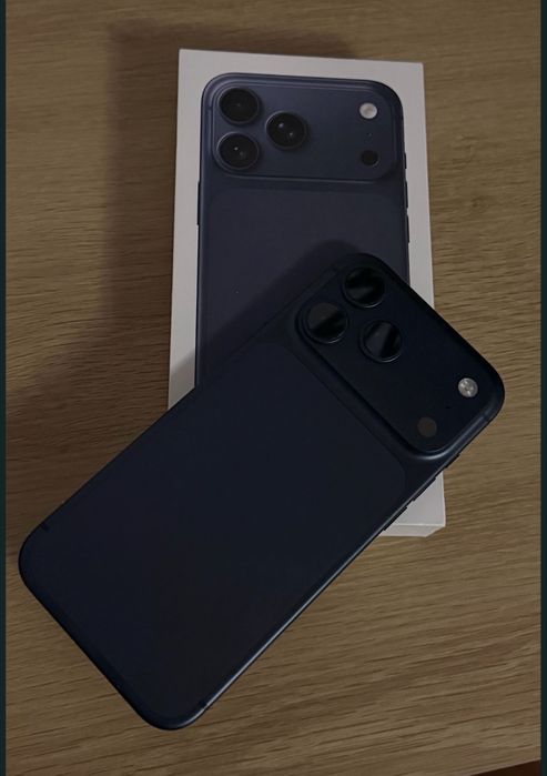 Vând iPhone 17 PRO MAX 256 gb