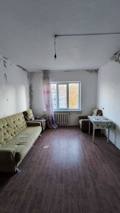 Продаётся 1-комнатная квартира 105-серии. 21 МКР - КАРАСУ. Этаж 5/5.