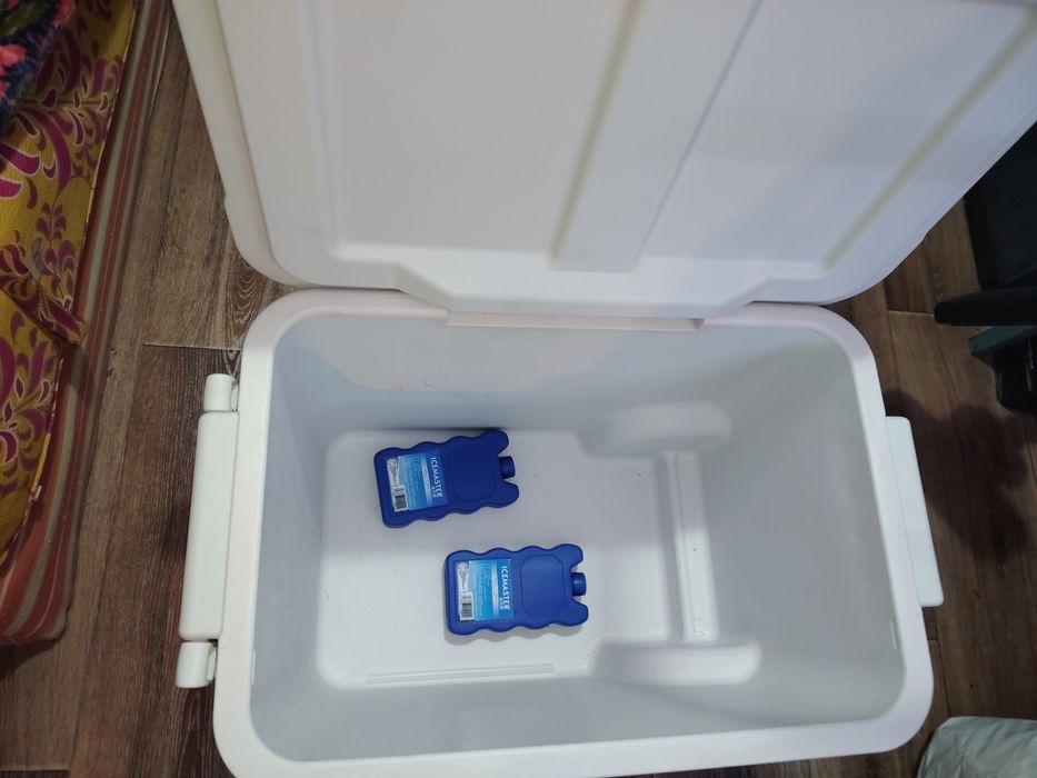 Айсбокс  45 литров для хранения ,перевозки и доставки  льда