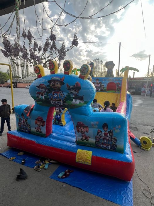 Batut. Holati yangidek. Razmeri 4*7. 60 kishiniham bemalol koʻtaradi.