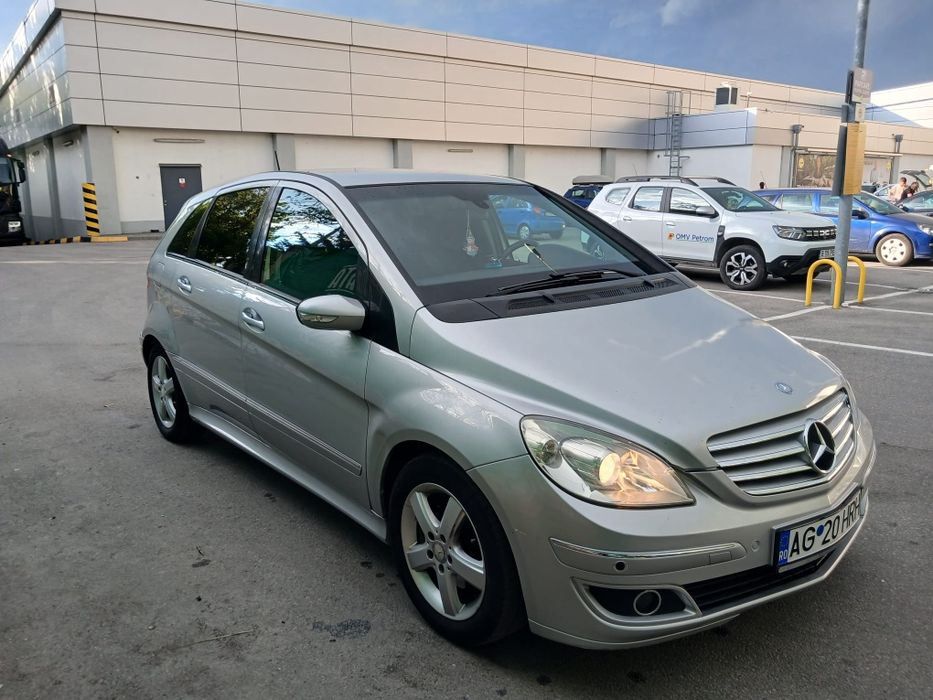 Mercedes-Benz B200