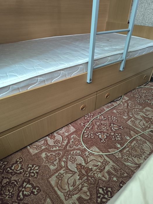Продам двухъярусную кровать