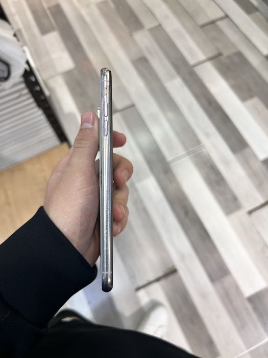 iPhone Xs Max xolati yaxshi